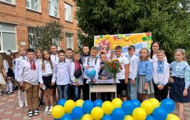 Ще трохи фото зі шкільного свята на Козятинщині. Підбірка з соцмереж