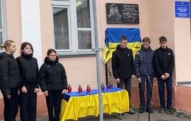 На фасаді Вівсяницької гімназії встановили пам'ятну дошку Герою Юрію Рябому