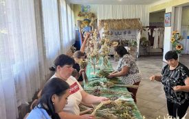 Готуємось до ярмарки та провели майстер клас для дітей.