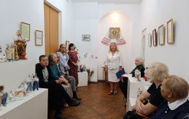 Столітній посуд із ресторану «Імператор» у Козятині показали на виставці порцеляни