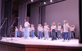 Флешмоб та крутий вихід 11-класників: перше вересня у Козятинському ліцеї №1