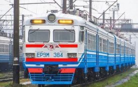 Електричка з Козятина затрималась: надавали першу допомогу людині