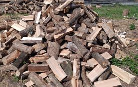 З початком холодів наші земляки знову потрапляють на гачок шахраїв з дровами