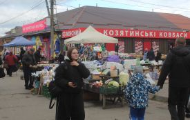 Раки 800, новинка сезону фейхоа 280, а сало за—200 подарунок долі