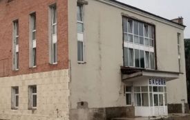 Басейн прибрали і… законсервували. Продовження історії з «Дельфіном»