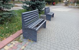 Знову понівечили лавку, цього разу біля пам’ятника Грушевському