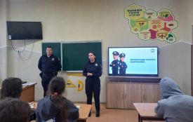 Розширену лекцію провели козятинські офіцери у третьому ліцеї