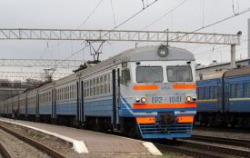 Повідомляють про тимчасові зміни розкладу приміських поїздів по станції Шепетівка. До Козятина теж