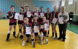 Престижний кубок з волейболу вибороли і привезли до Козятина