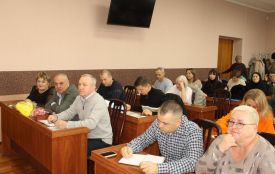 Киснева станція, зарплата лікарям, сміттєзвалища: головне з апаратної наради