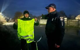 Профілактичний захід «Будь помітним у темряві» провели поліцейські на Козятинщині