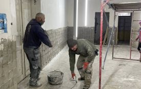 Буде сучасно та комфортно:  у Козятині ремонтують спортивну залу «Молодіжний»