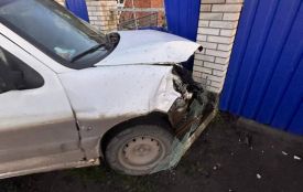 Побиті  авто та розтрощений паркан: у Козятині на ПРБ сталася аварія