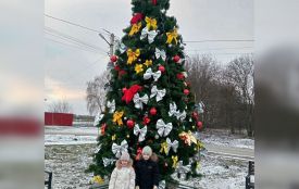 На площі Єдності у Козятині засяяла новорічна ялинка