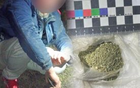 Інцидент у Козятині: на дитячому майданчику виявили чоловіка з підозрілим зіп-пакетом