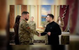 Герою України з Козятинщини президент вручив сертифікат на житло