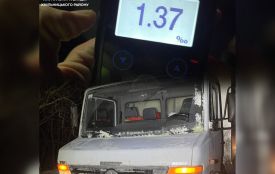 Їхав вночі на вантажівці п'яний за кермом