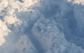 «У Титусівці сьогодні похорон, а дороги до кладовища немає, бо дорога «нічия»