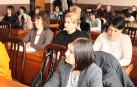 Дитячі виплати тепер можна оформити через ЦНАП, а в першій школі знов проблеми з дахом — коротко про апаратну нараду