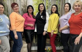 Майстер-клас, що подарував крила: творчу терапію організували для матерів та дітей у Махнівському ІРЦ