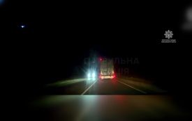 Влаштували погоню і зупинили транспорт. Поліція заблокувала авто після переслідування