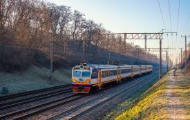 Деякі електрички на Київ, Бердичів і Погребище курсуватимуть по новому графіку, бо ремонтуватимуть колії