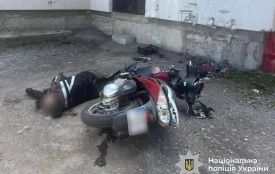 У Козятині скутерист в’їхав у стіну магазину. Його госпіталізували