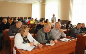 Призначили керівника служби у справах дітей, відремонтували гойдалку. Головне з наради у Козятині