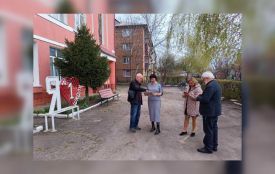 Через 62 роки знову сів за ту саму парту: у Козятинський ліцей №1 з Харкова завітав випускник