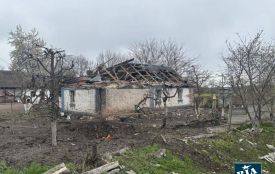 Дрон зруйнував будинок у Самгородоцькій громаді: люди разом ліквідовують наслідки