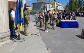 Олександр не тільки добре воював, він під вогнем евакуював поранених побратимів