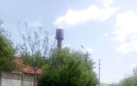 «Ця вежа якщо і впаде, то впаде тільки на дорогу»