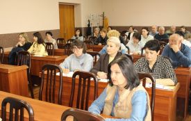 Ремонти у школах та садочках, НМТ, підсипка доріг: головне з апаратної наради у Козятині