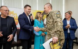 Микола Філонов разом із партнерами передали військовим 12 автомобілів та обладнання на майже 5 мільйонів гривень (БФ «Український Альянс»)