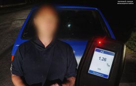 У селі Козятин зупинили водія, що порушив ПДР. Як виявилося, він був п'яний
