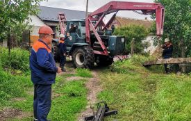 У селах Пиковець та Пустоха оновили опори електропередач