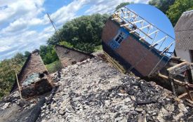 Неймовірна згуртованість: як за дві доби відбудували спалений дах багатодітної сім'ї