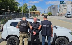 Сховався за кордоном, але його повернули: 30-річного жителя Вінниччини взяли під варту