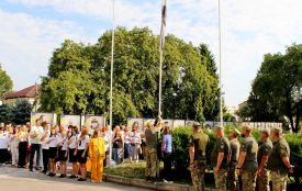 Піднімали прапор, нагороджували воїнів: у Козятині відзначили два найважливіших свята держави