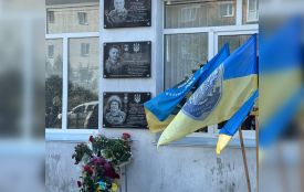 Колись вони сиділи за шкільними партами, а зараз їхні імена викарбувані на меморіальних дошках