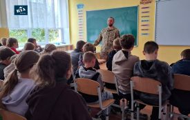 Школярі Кашперівки дізналися про бойові дрони від військового