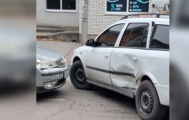 У центрі Козятина сталася ДТП. Не розминулися «Opel» та «Ford»