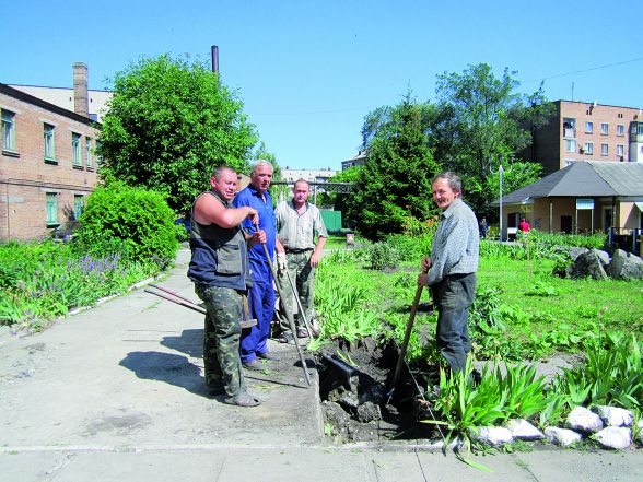 Господарча група Василь Остапюк, Ігор Казновський, Анатолій Ковальов, Валерій Орловський