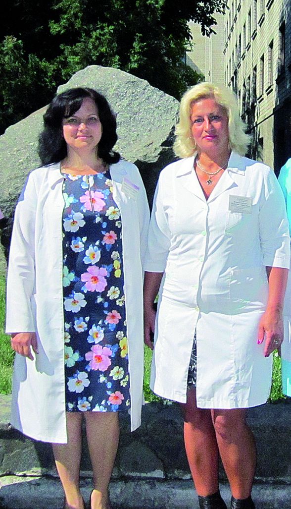 Колектив статистичного відділення Людмила Пірожок (медичий статист), Валентина Гераскевич (медичний статист).